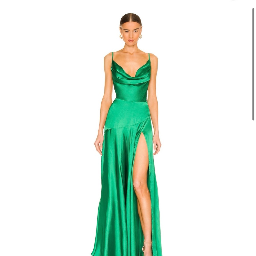Bronx and Banco Leo Gown
